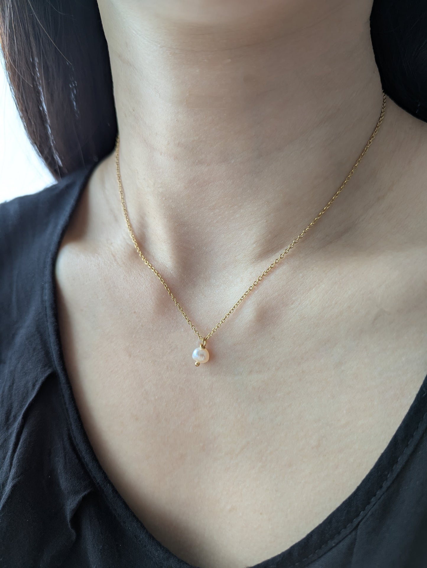 FRESHWATER PEARL SPECIAL EDITION GOLD NECKLACE (WHITE)