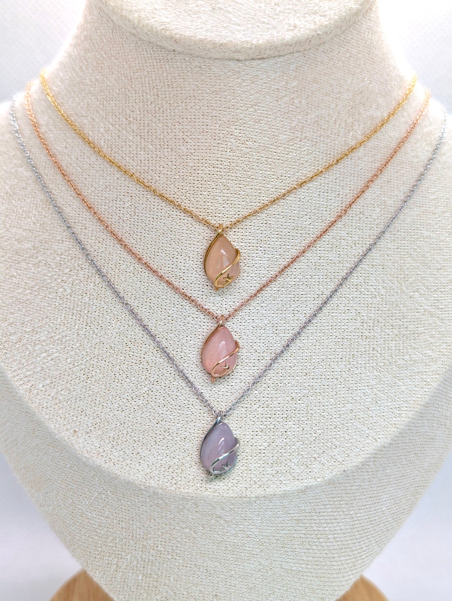 CELESTIAL ROSE NECKLACE