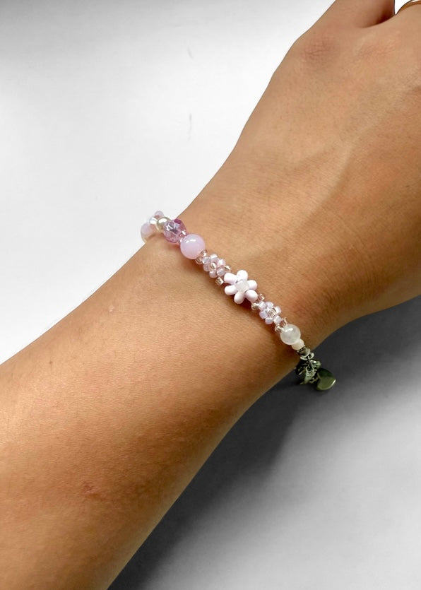 LAVENDER BLOOK BEADED BRACELET