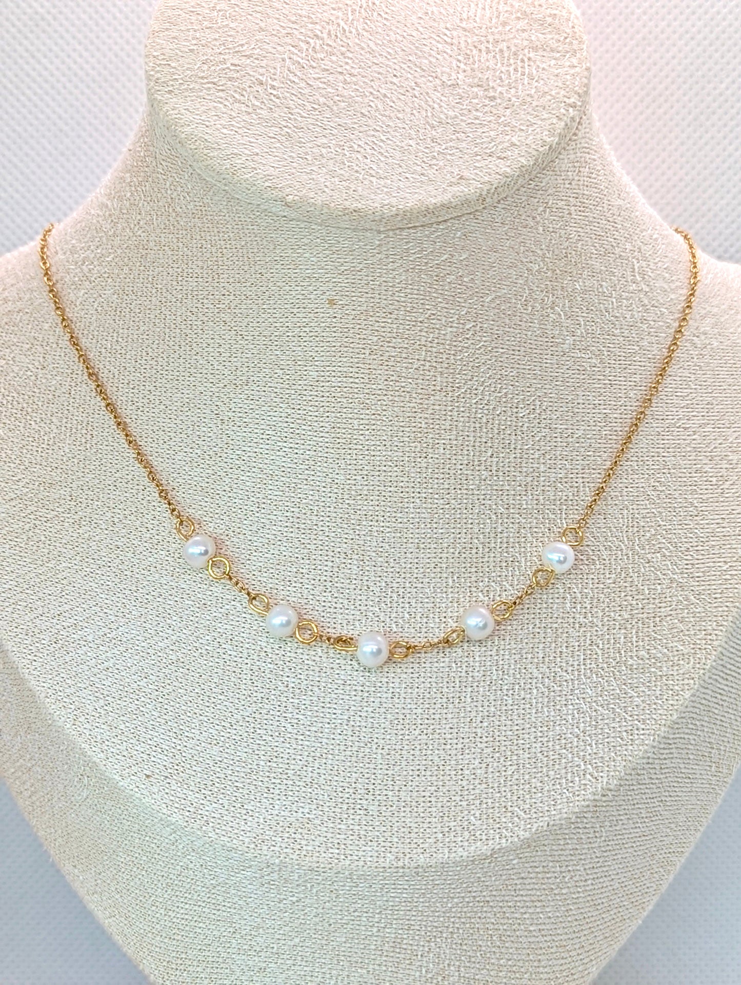 LUSTRE WHISPER NECKLACE