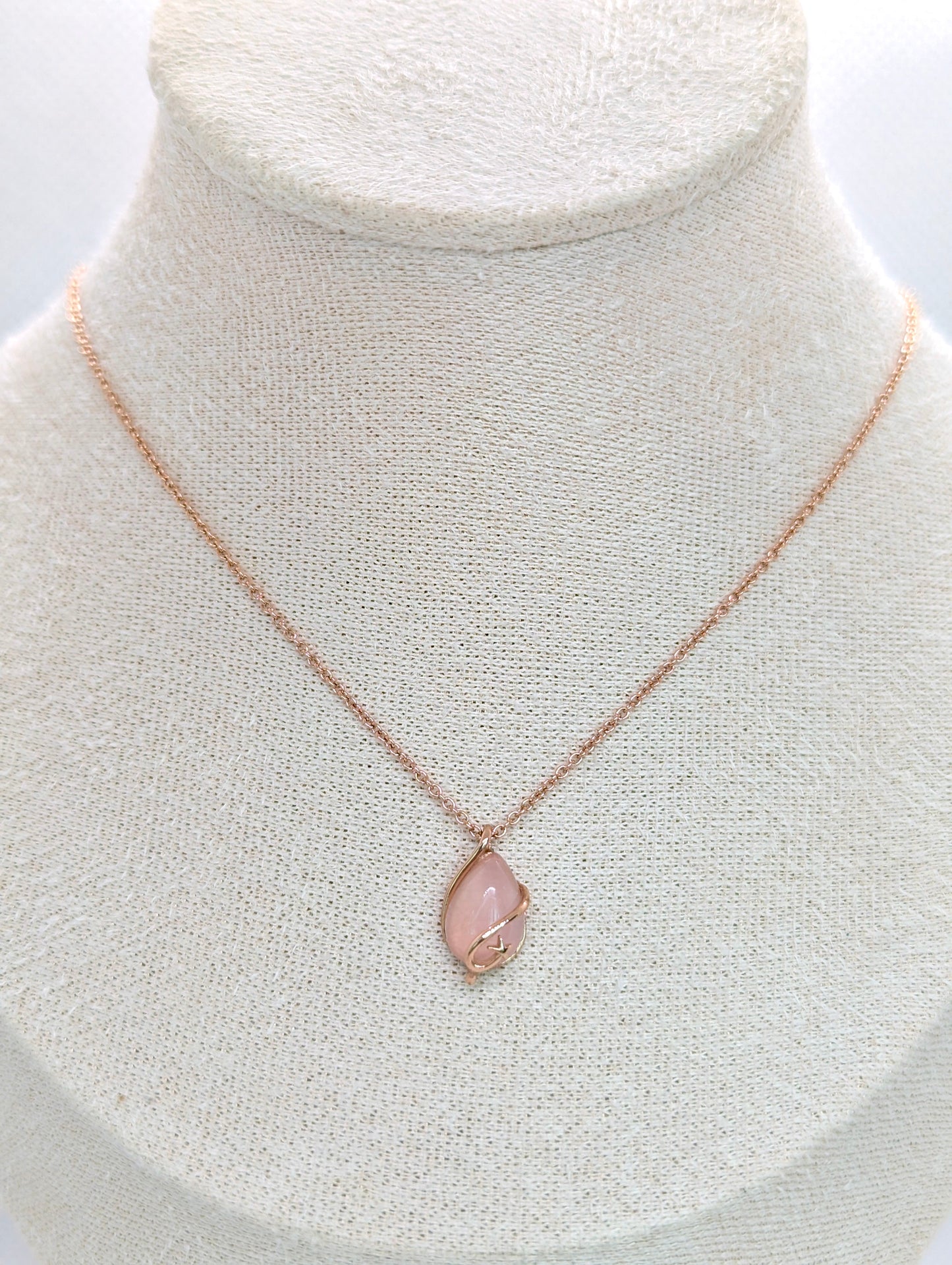 CELESTIAL ROSE NECKLACE