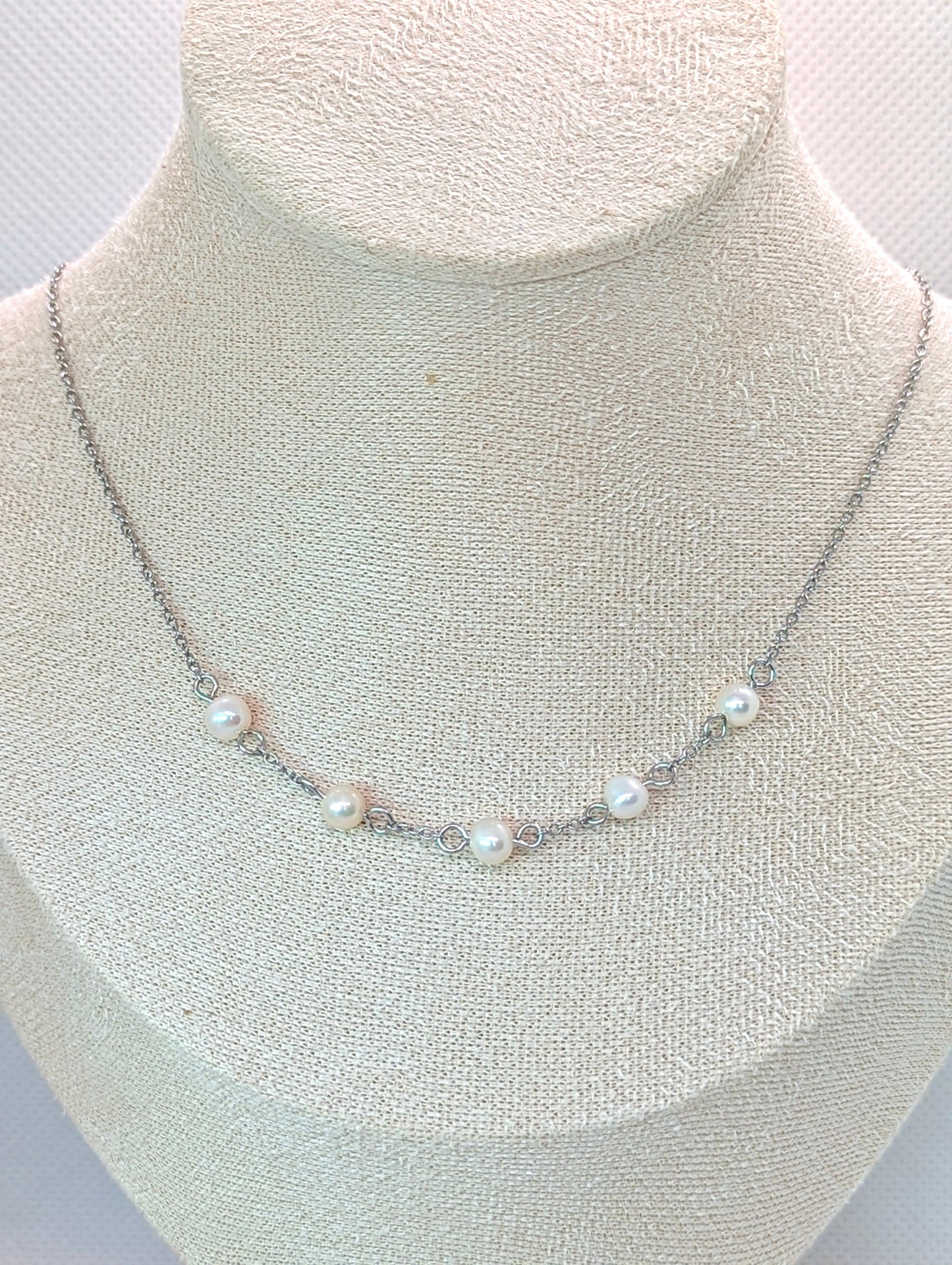 LUSTRE WHISPER NECKLACE