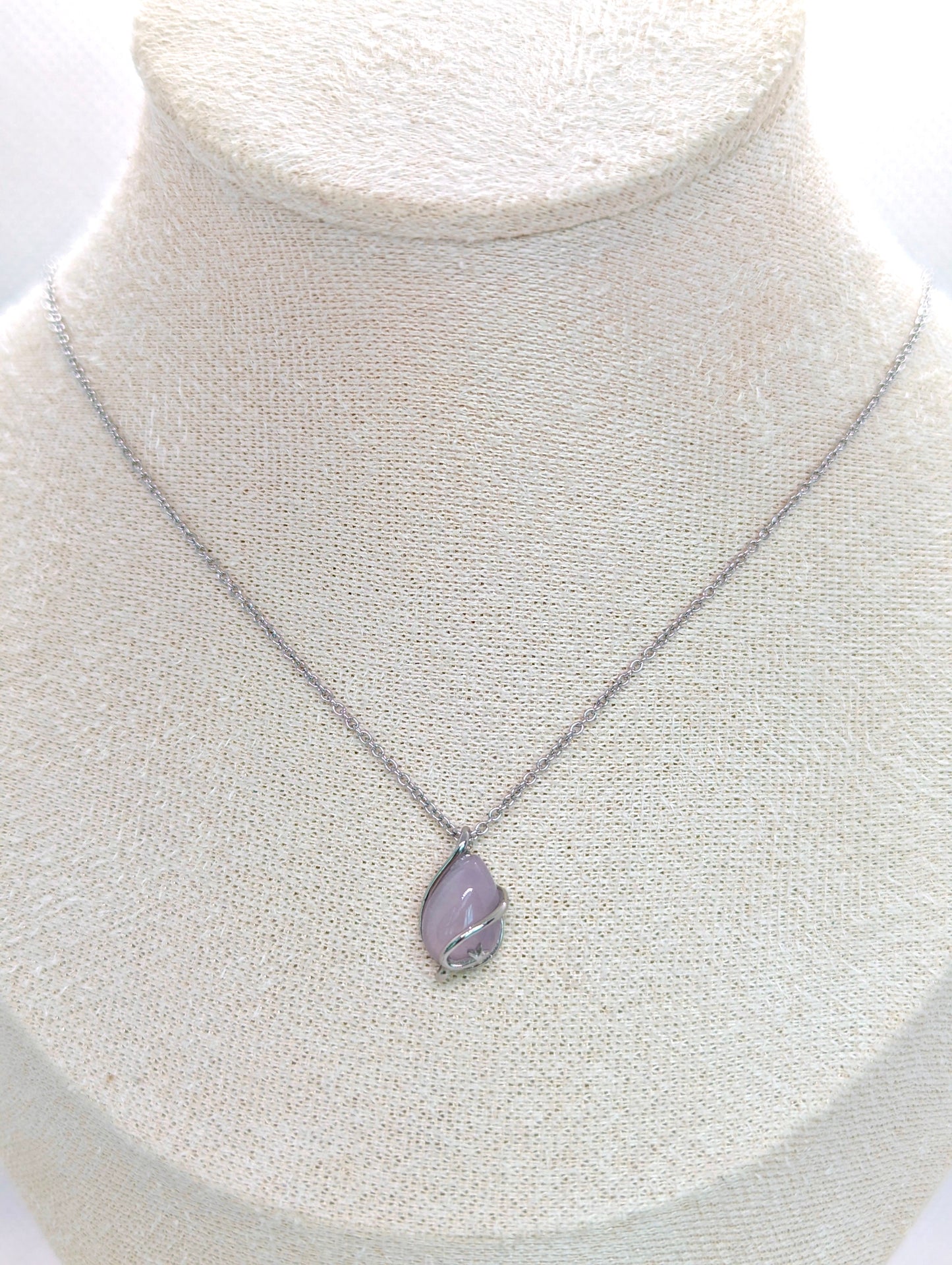 CELESTIAL ROSE NECKLACE
